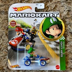 Hot Wheels Mario Kart BABY LUIGI (Sneeker)